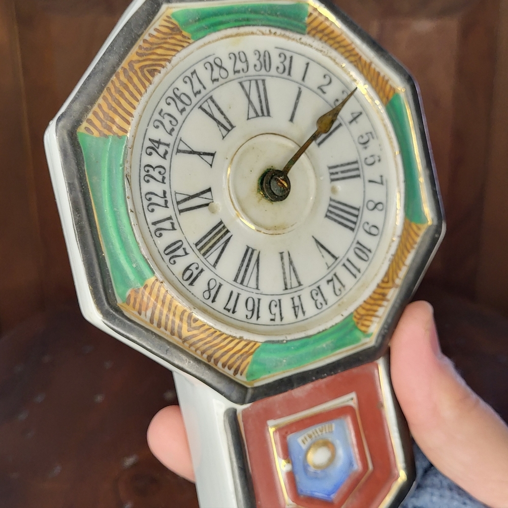 Clock Calender Wall Vase - Picture 9 of 13